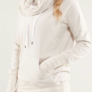Lululemon Don't Hurry Be Happy Pullover
Polar Cream Size 6